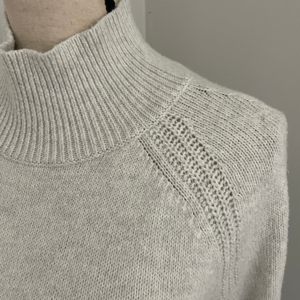 LOFT Knit Mock Neck Sweater sz XS Gray White Sherpa Polar Bear Preppy Clean Girl - Picture 5 of 10